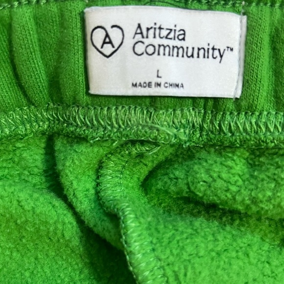 GREEN TNA “CAUSE WE CAN” SWEATPANTS - Picture 3 of 3